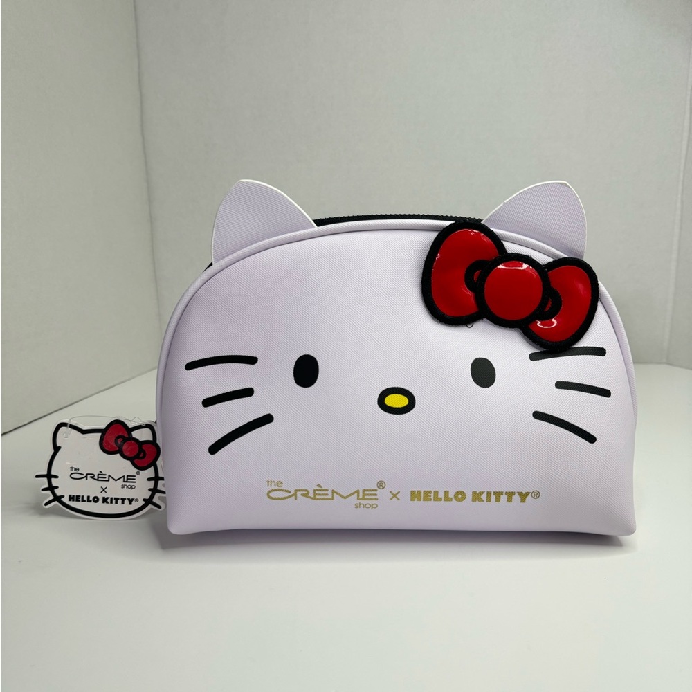 Hello Kitty x The Crème Shop Dome Makeup Travel Pouch (Red) - Picture 3 of 12